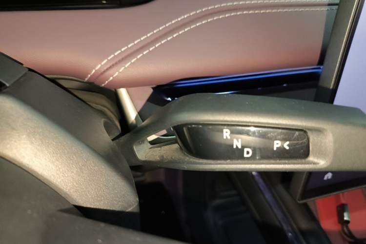 Used Xiaomi Auto SU7 2024 Four-Wheel Drive Ultra-Long Range Advanced Intelligent Driving Max Edition Gear Lever