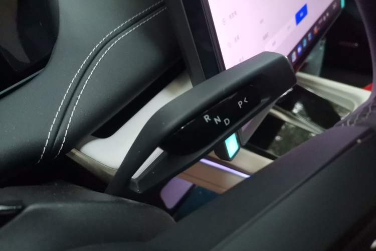 Used Xiaomi Auto SU7 2024 Rear-Drive Ultra-Long Range Advanced Pro-Level Intelligent Driving Version Gear Lever
