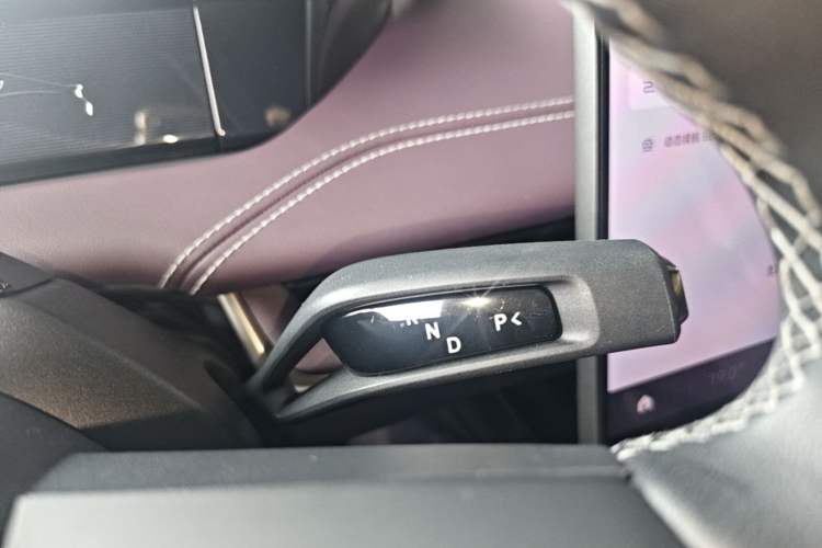 Used Xiaomi Auto SU7 2024 Four-Wheel Drive Ultra-Long Range Advanced Intelligent Driving Max Edition Gear Lever