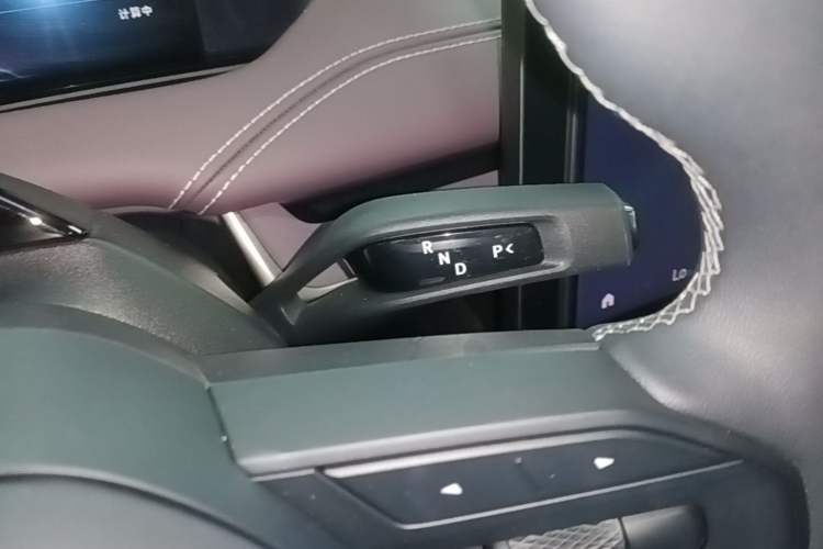 Used Xiaomi Auto SU7 2024 Four-Wheel Drive Ultra-Long Range Advanced Intelligent Driving Max Edition Gear Lever