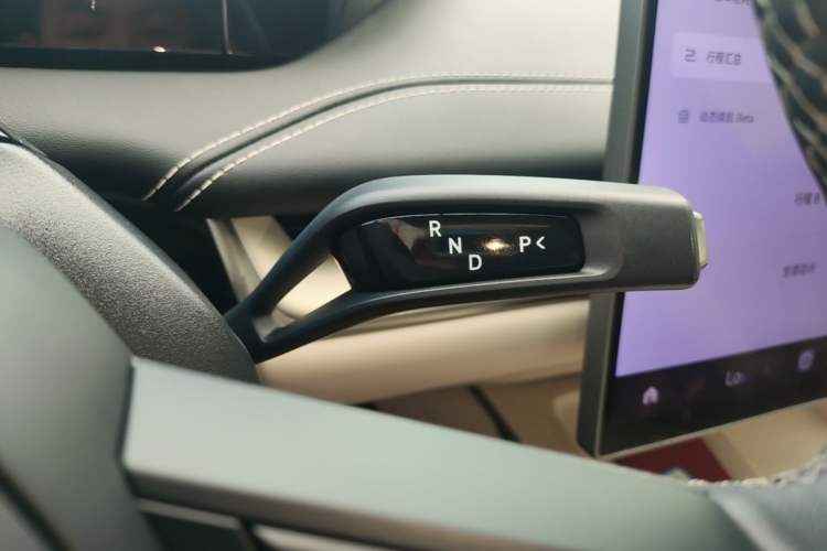 Used Xiaomi Auto SU7 2024 Four-Wheel Drive Ultra-Long Range Advanced Intelligent Driving Max Edition Gear Lever