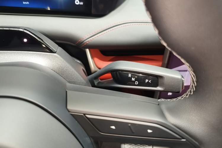 Used Xiaomi Auto SU7 2024 Rear-Drive Long-Range Intelligent Driving Version Gear Lever
