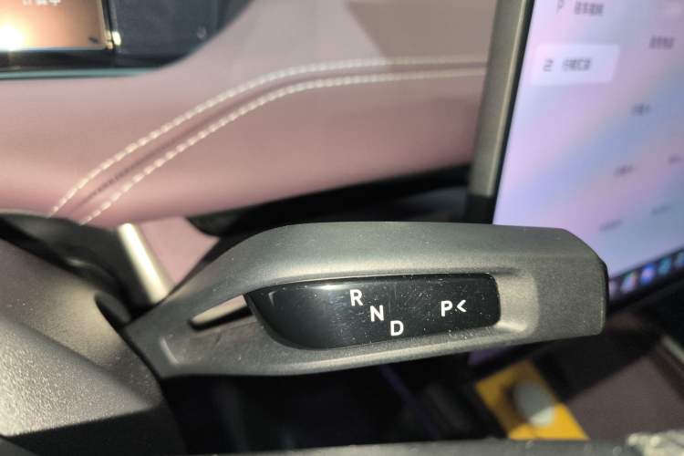 Used Xiaomi Auto SU7 2024 Rear-Drive Ultra-Long Range Advanced Pro-Level Intelligent Driving Version Gear Lever