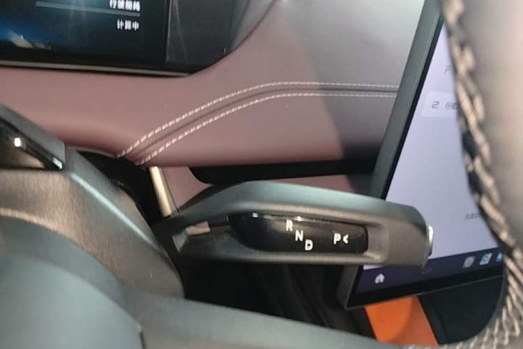 Used Xiaomi Auto SU7 2024 Rear-Drive Ultra-Long Range Advanced Pro-Level Intelligent Driving Version Gear Lever