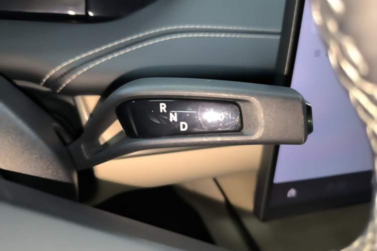 Used Xiaomi Auto SU7 2024 Rear-Drive Ultra-Long Range Advanced Pro-Level Intelligent Driving Version Gear Lever