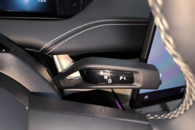 Used Xiaomi Auto SU7 2024 Rear-Drive Long-Range Intelligent Driving Version Gear Lever