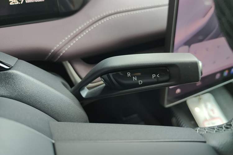 Used Xiaomi Auto SU7 2024 Four-Wheel Drive Ultra-Long Range Advanced Intelligent Driving Max Edition Gear Lever