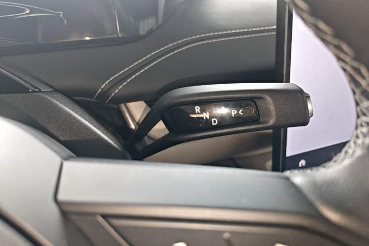 Used Xiaomi Auto SU7 2024 Four-Wheel Drive Ultra-Long Range Advanced Intelligent Driving Max Edition Gear Lever