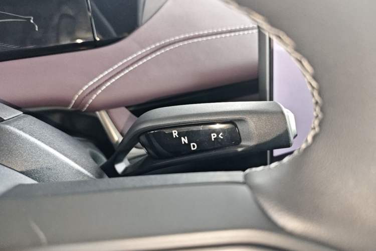 Used Xiaomi Auto SU7 2024 Rear-Drive Long-Range Intelligent Driving Version Gear Lever