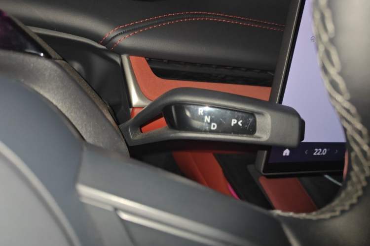 Used Xiaomi Auto SU7 2024 Rear-Drive Ultra-Long Range Advanced Pro-Level Intelligent Driving Version Gear Lever