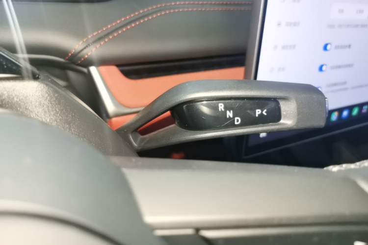 Used Xiaomi Auto SU7 2024 Four-Wheel Drive Ultra-Long Range Advanced Intelligent Driving Max Edition Gear Lever