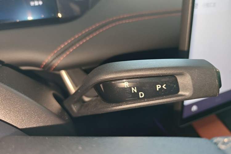 Used Xiaomi Auto SU7 2024 Rear-Drive Ultra-Long Range Advanced Pro-Level Intelligent Driving Version Gear Lever
