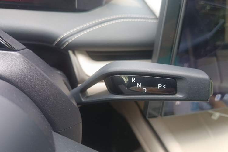 Used Xiaomi Auto SU7 2024 Rear-Drive Long-Range Intelligent Driving Version Gear Lever