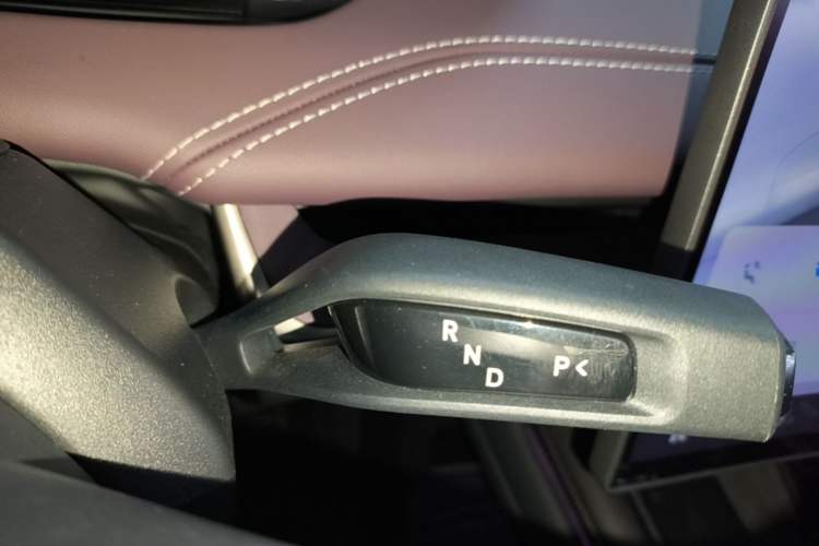 Used Xiaomi Auto SU7 2024 Four-Wheel Drive Ultra-Long Range Advanced Intelligent Driving Max Edition Gear Lever