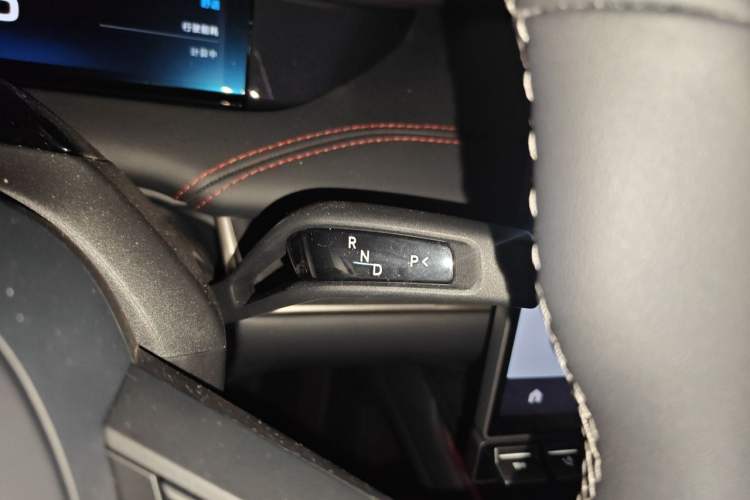 Used Xiaomi Auto SU7 2024 Four-Wheel Drive Ultra-Long Range Advanced Intelligent Driving Max Edition Gear Lever
