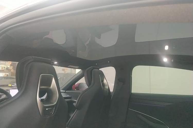 Used Xiaomi Auto SU7 2024 Rear-Drive Long-Range Intelligent Driving Version Headliner