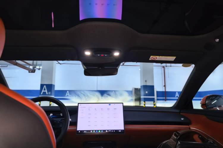 Used Xiaomi Auto SU7 2024 Rear-Drive Ultra-Long Range Advanced Pro-Level Intelligent Driving Version Headliner