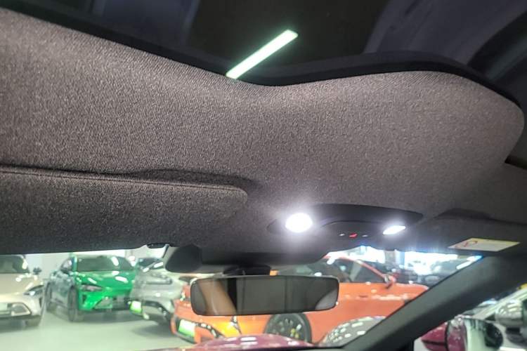 Used Xiaomi Auto SU7 2024 Rear-Drive Ultra-Long Range Advanced Pro-Level Intelligent Driving Version Headliner