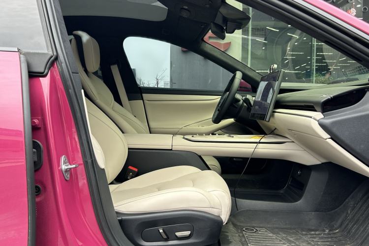 Used Xiaomi Auto SU7 2024 Four-Wheel Drive Ultra-Long Range Advanced Intelligent Driving Max Edition Interior 2