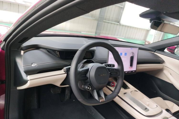 Used Xiaomi Auto SU7 2024 Rear-Drive Ultra-Long Range Advanced Pro-Level Intelligent Driving Version Interior 2