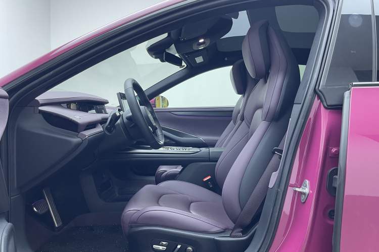 Used Xiaomi Auto SU7 2024 Four-Wheel Drive Ultra-Long Range Advanced Intelligent Driving Max Edition Interior 3