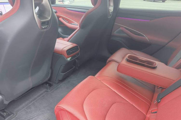 Used Xiaomi Auto SU7 2024 Four-Wheel Drive Ultra-Long Range Advanced Intelligent Driving Max Edition Interior 3