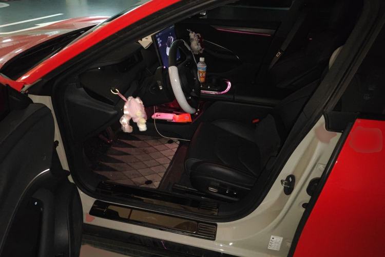 Used Xiaomi Auto SU7 2024 Rear-Drive Ultra-Long Range Advanced Pro-Level Intelligent Driving Version Interior 3