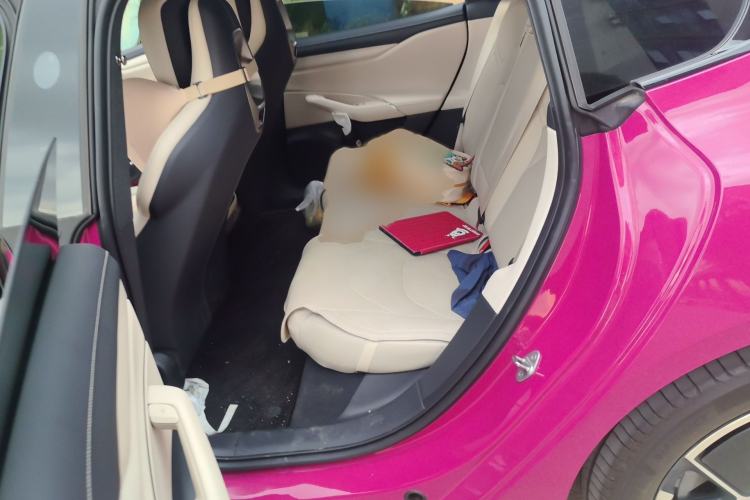 Used Xiaomi Auto SU7 2024 Rear-Drive Ultra-Long Range Advanced Pro-Level Intelligent Driving Version Interior 4