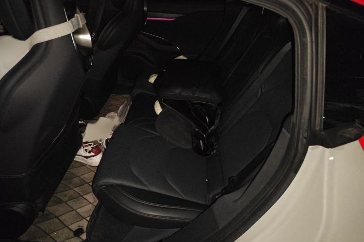 Used Xiaomi Auto SU7 2024 Rear-Drive Ultra-Long Range Advanced Pro-Level Intelligent Driving Version Interior 4