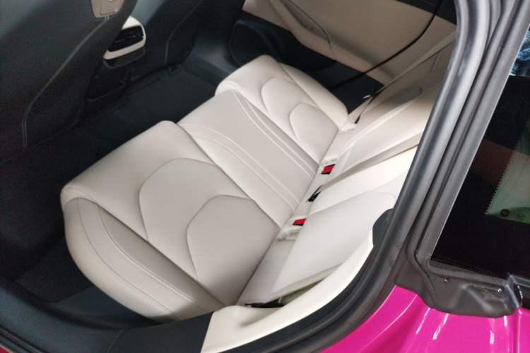 Used Xiaomi Auto SU7 2024 Rear-Drive Ultra-Long Range Advanced Pro-Level Intelligent Driving Version Interior 4