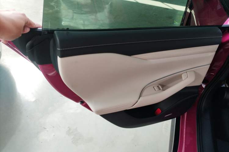 Used Xiaomi Auto SU7 2024 Rear-Drive Ultra-Long Range Advanced Pro-Level Intelligent Driving Version Interior 8
