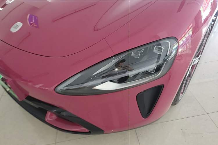 Used Xiaomi Auto SU7 2024 Four-Wheel Drive Ultra-Long Range Advanced Intelligent Driving Max Edition Left Front Headlight