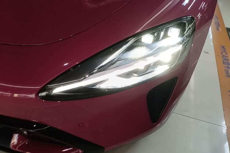 Used Xiaomi Auto SU7 2024 Four-Wheel Drive Ultra-Long Range Advanced Intelligent Driving Max Edition Left Front Headlight