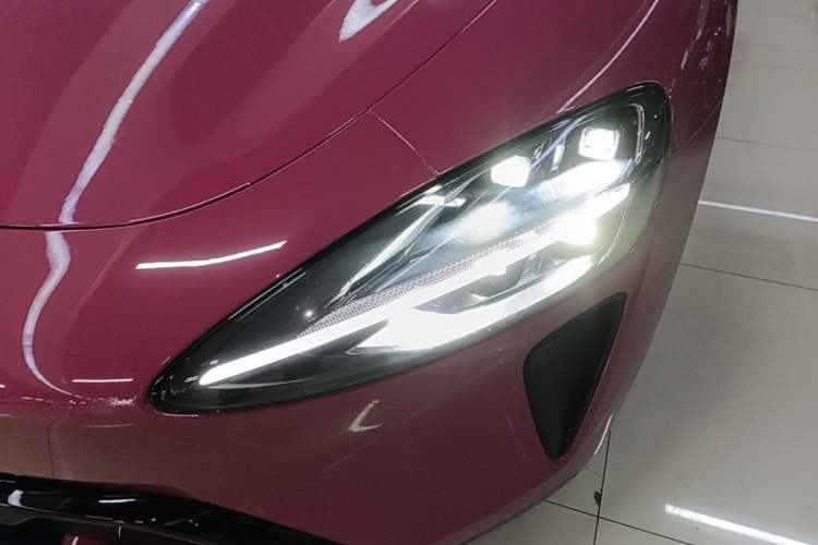 Used Xiaomi Auto SU7 2024 Four-Wheel Drive Ultra-Long Range Advanced Intelligent Driving Max Edition Left Front Headlight