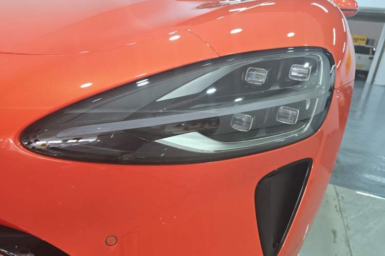 Used Xiaomi Auto SU7 2024 Four-Wheel Drive Ultra-Long Range Advanced Intelligent Driving Max Edition Left Front Headlight