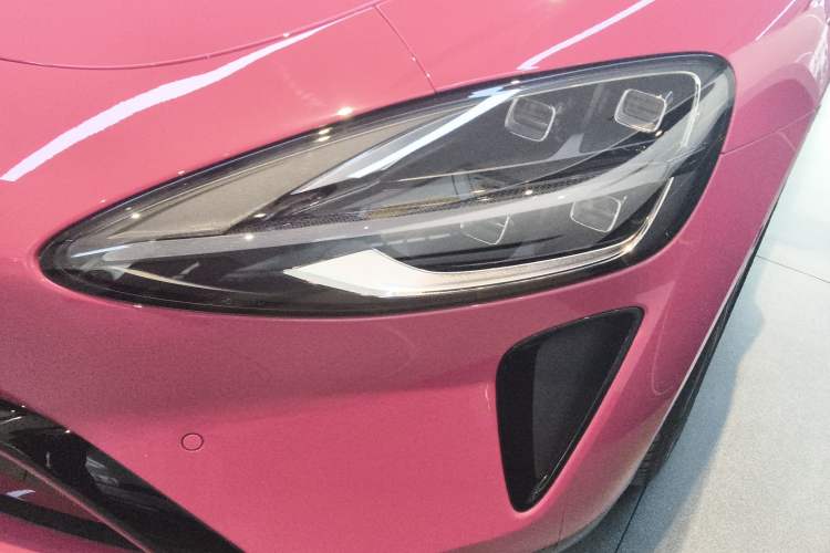 Used Xiaomi Auto SU7 2024 Four-Wheel Drive Ultra-Long Range Advanced Intelligent Driving Max Edition Left Front Headlight
