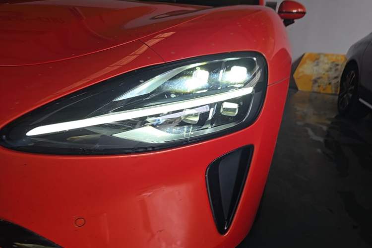 Used Xiaomi Auto SU7 2024 Rear-Drive Ultra-Long Range Advanced Pro-Level Intelligent Driving Version Left Front Headlight