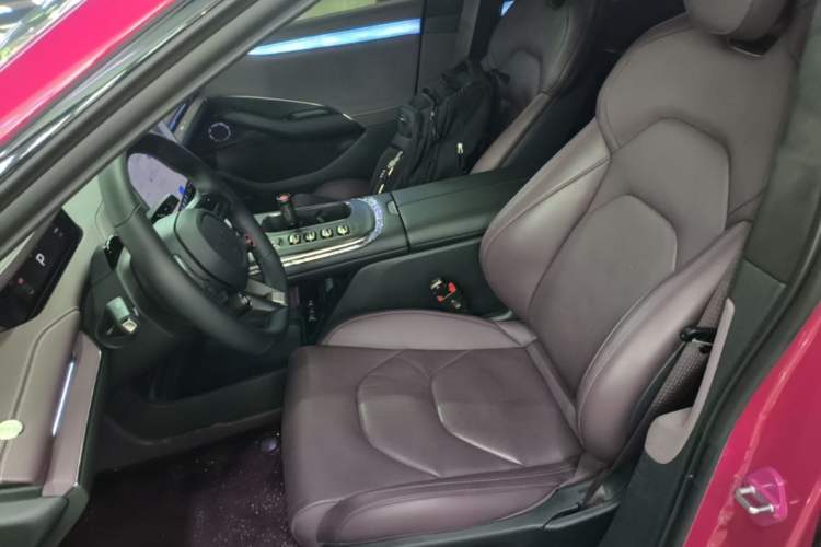 Used Xiaomi Auto SU7 2024 Four-Wheel Drive Ultra-Long Range Advanced Intelligent Driving Max Edition Left Front Seat