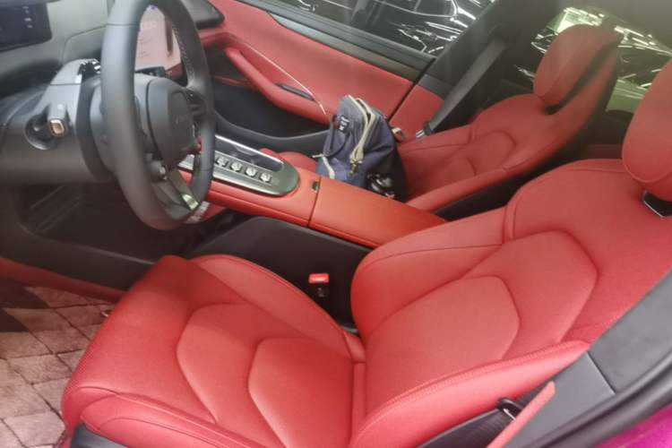 Used Xiaomi Auto SU7 2024 Four-Wheel Drive Ultra-Long Range Advanced Intelligent Driving Max Edition Left Front Seat