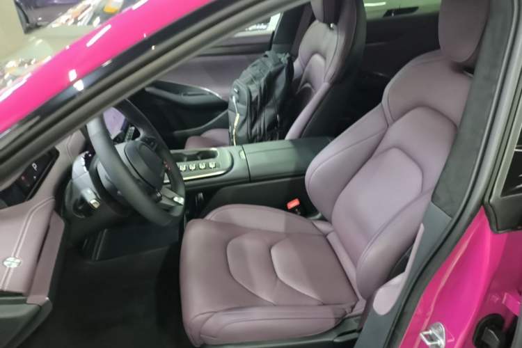 Used Xiaomi Auto SU7 2024 Four-Wheel Drive Ultra-Long Range Advanced Intelligent Driving Max Edition Left Front Seat