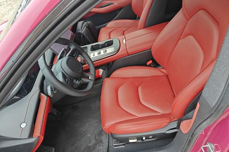 Used Xiaomi Auto SU7 2024 Rear-Drive Long-Range Intelligent Driving Version Left Front Seat