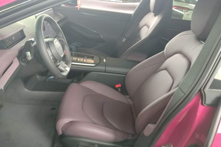 Used Xiaomi Auto SU7 2024 Rear-Drive Ultra-Long Range Advanced Pro-Level Intelligent Driving Version Left Front Seat