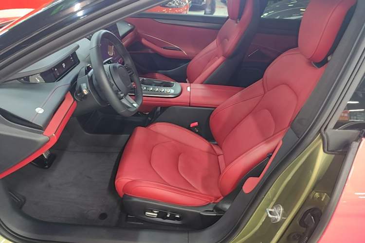 Used Xiaomi Auto SU7 2024 Four-Wheel Drive Ultra-Long Range Advanced Intelligent Driving Max Edition Left Front Seat