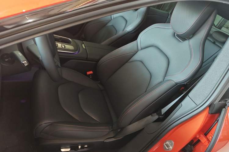 Used Xiaomi Auto SU7 2024 Rear-Drive Ultra-Long Range Advanced Pro-Level Intelligent Driving Version Left Front Seat