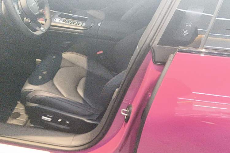 Used Xiaomi Auto SU7 2024 Four-Wheel Drive Ultra-Long Range Advanced Intelligent Driving Max Edition Left Front Seat