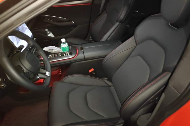 Used Xiaomi Auto SU7 2024 Four-Wheel Drive Ultra-Long Range Advanced Intelligent Driving Max Edition Left Front Seat