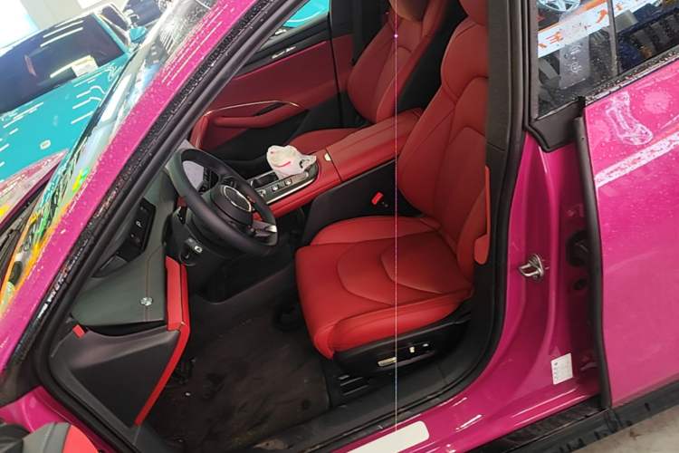 Used Xiaomi Auto SU7 2024 Rear-Drive Ultra-Long Range Advanced Pro-Level Intelligent Driving Version Left Front Seat