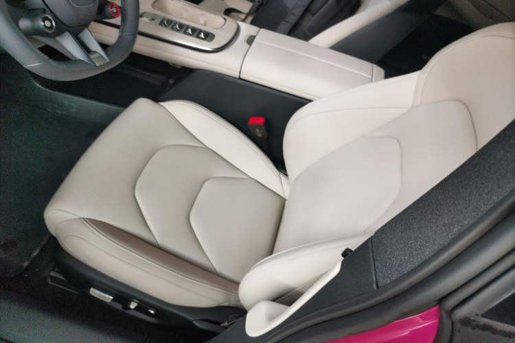Used Xiaomi Auto SU7 2024 Rear-Drive Ultra-Long Range Advanced Pro-Level Intelligent Driving Version Left Front Seat