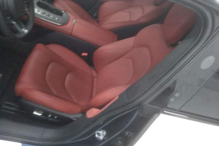 Used Xiaomi Auto SU7 2024 Four-Wheel Drive Ultra-Long Range Advanced Intelligent Driving Max Edition Left Front Seat