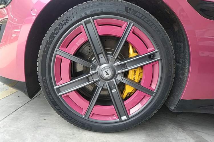 Used Xiaomi Auto SU7 2024 Rear-Drive Long-Range Intelligent Driving Version Left Front Wheel Hub